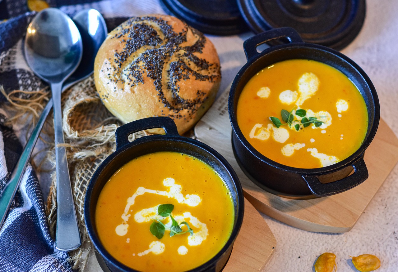entdecken sie unsere köstlichen suppenrezepte, die perfekt für jede jahreszeit sind – von herzhaften gemüsesuppen bis zu cremigen klassikern.